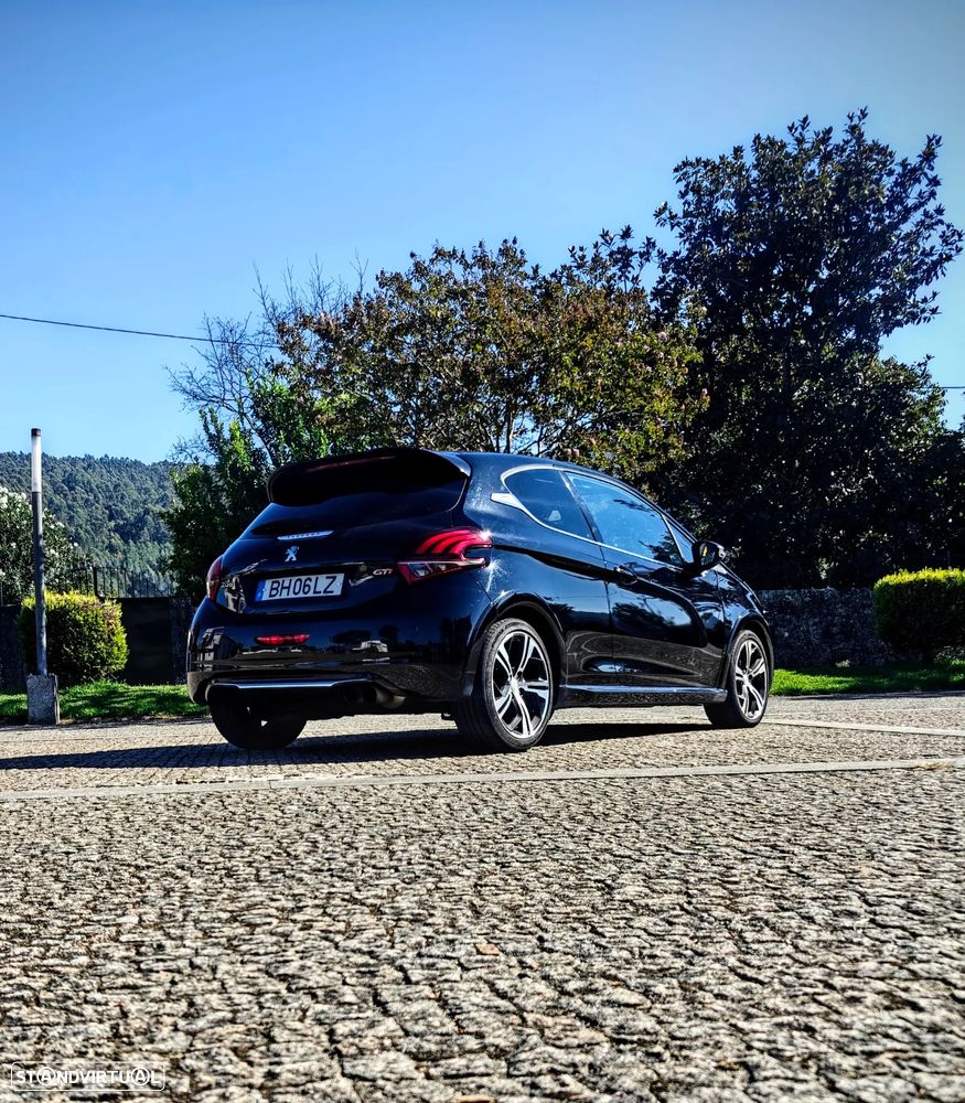 Peugeot 208 1.6 THP GTi - 32