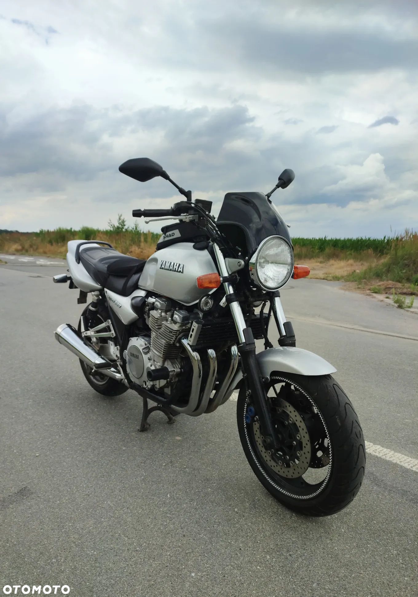 Yamaha XJR - 1