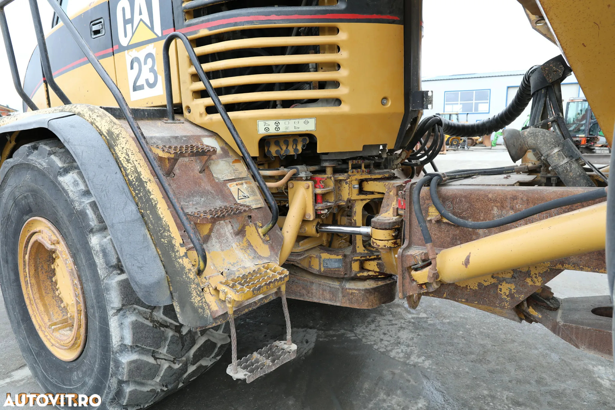 Cat 730 - 7