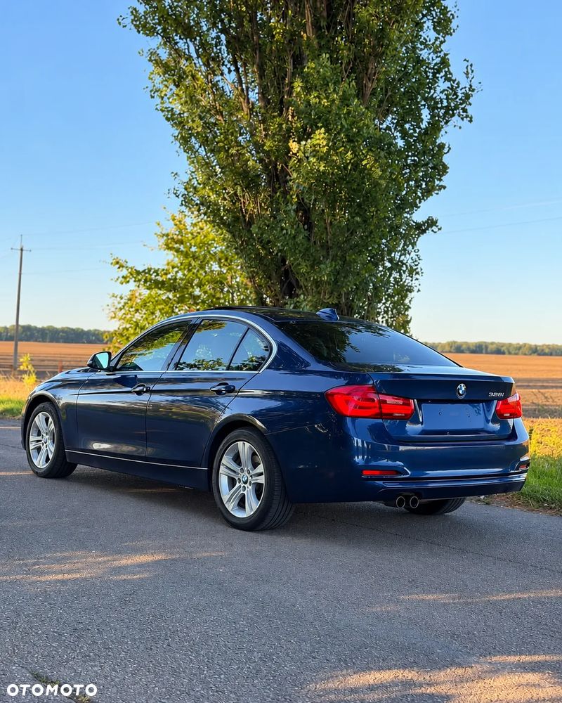 BMW Seria 3 330i Luxury Line sport - 8