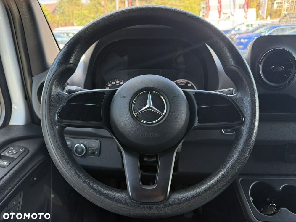 Mercedes-Benz Sprinter - 17