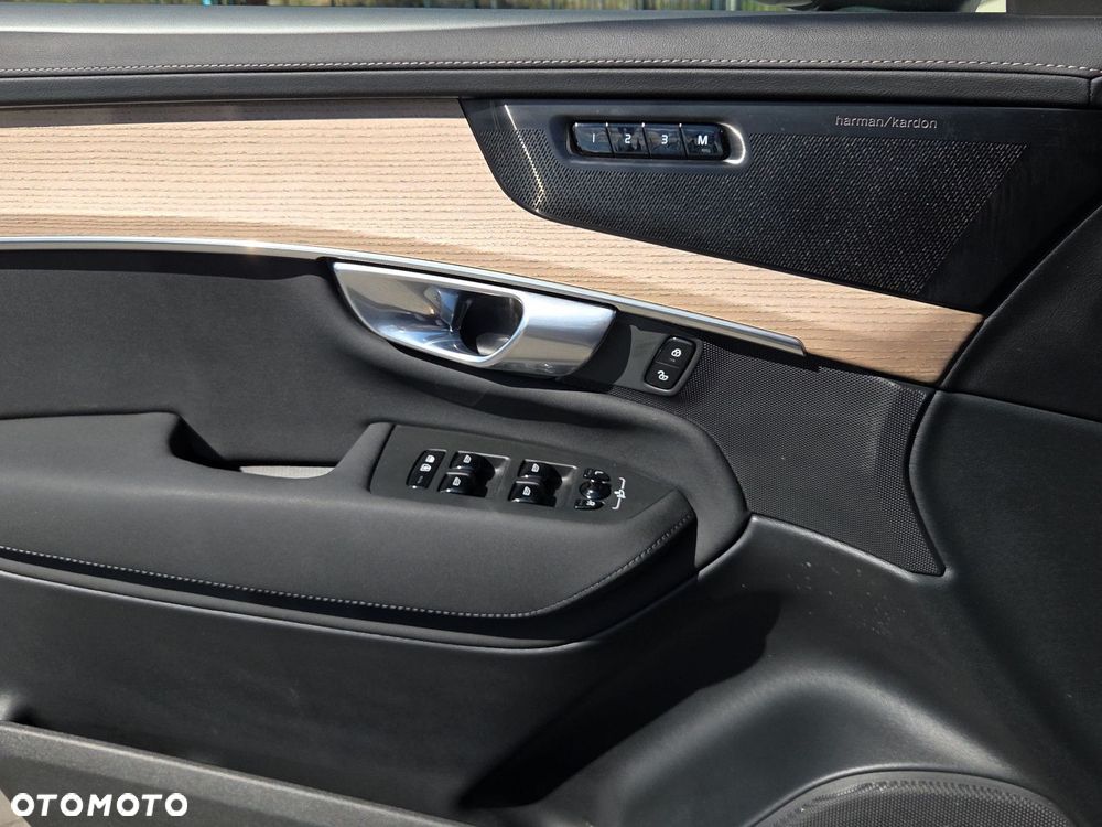 Volvo XC 90 B5 B AWD Plus Dark 7os - 23