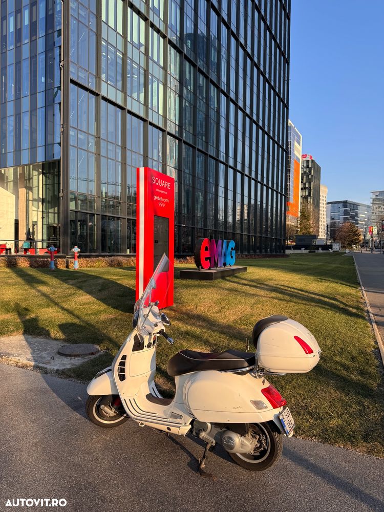 Vespa GTS 300 IE - 2