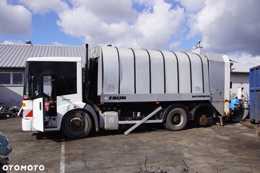 Auto na części - Mercedes Econic 2629 6.4 280 KM OM906LA OM 906 LA 723678 9678 2007R Silnik Skrzynia Drzwi Szyba Lampa Koło Kabina Deska Kokpit Sterownik Moduł Czujnik Kierownica Licznik Fotel Panel - 4