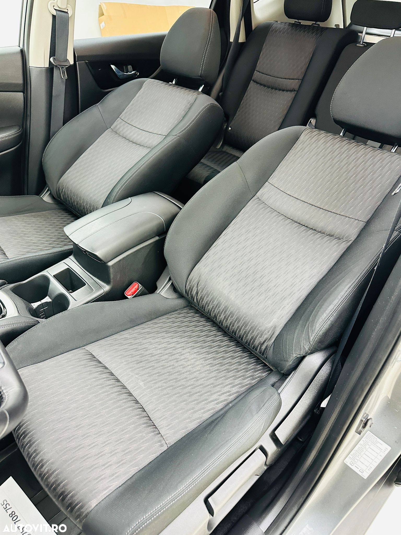 Nissan X-Trail - 25