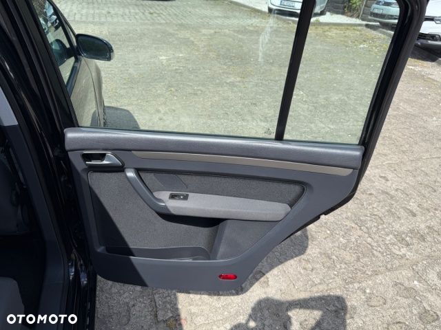 Volkswagen Touran - 21