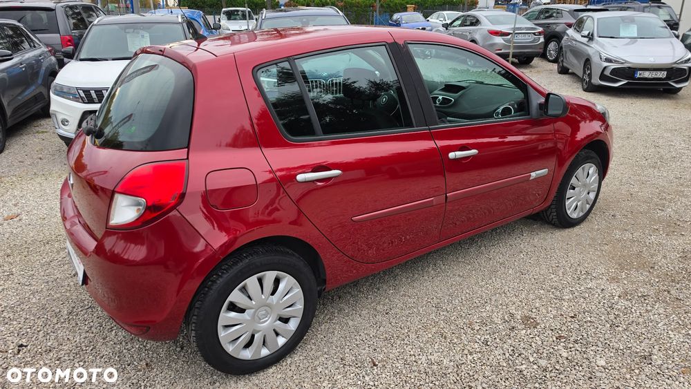 Renault Clio 1.2 16V Expression Quickshift - 11