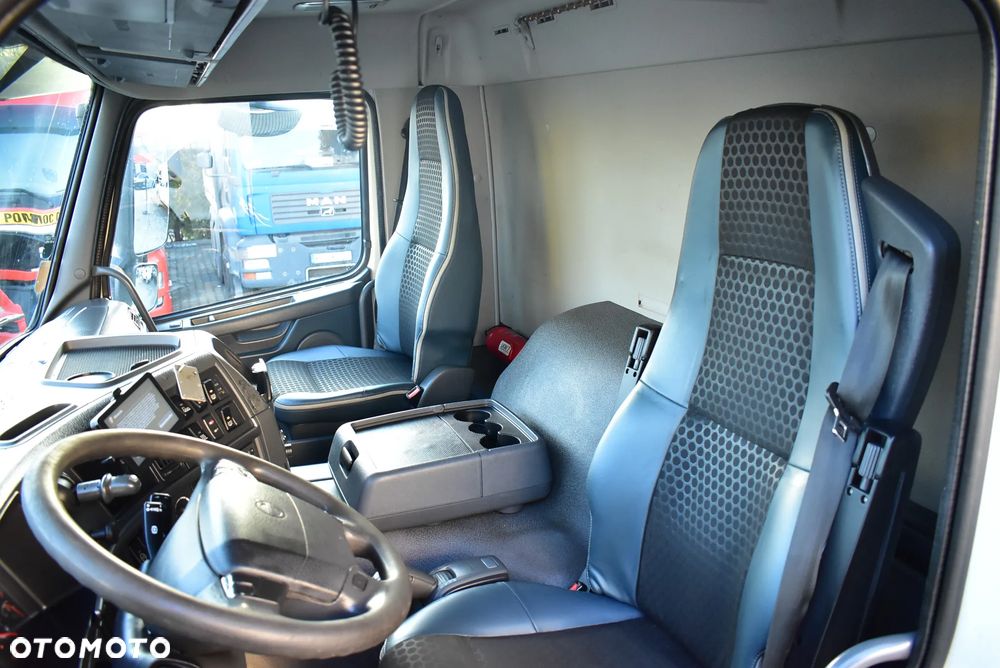 Volvo FM 420 EEV 8x4 Tridem/ Skrzynia 7.30m. + Palfinger PK 27001 EH / Pilot/ 22 m. / 5 i 6 Funkcja/ Rotator / Sprowadzony z Austrii ! - 38