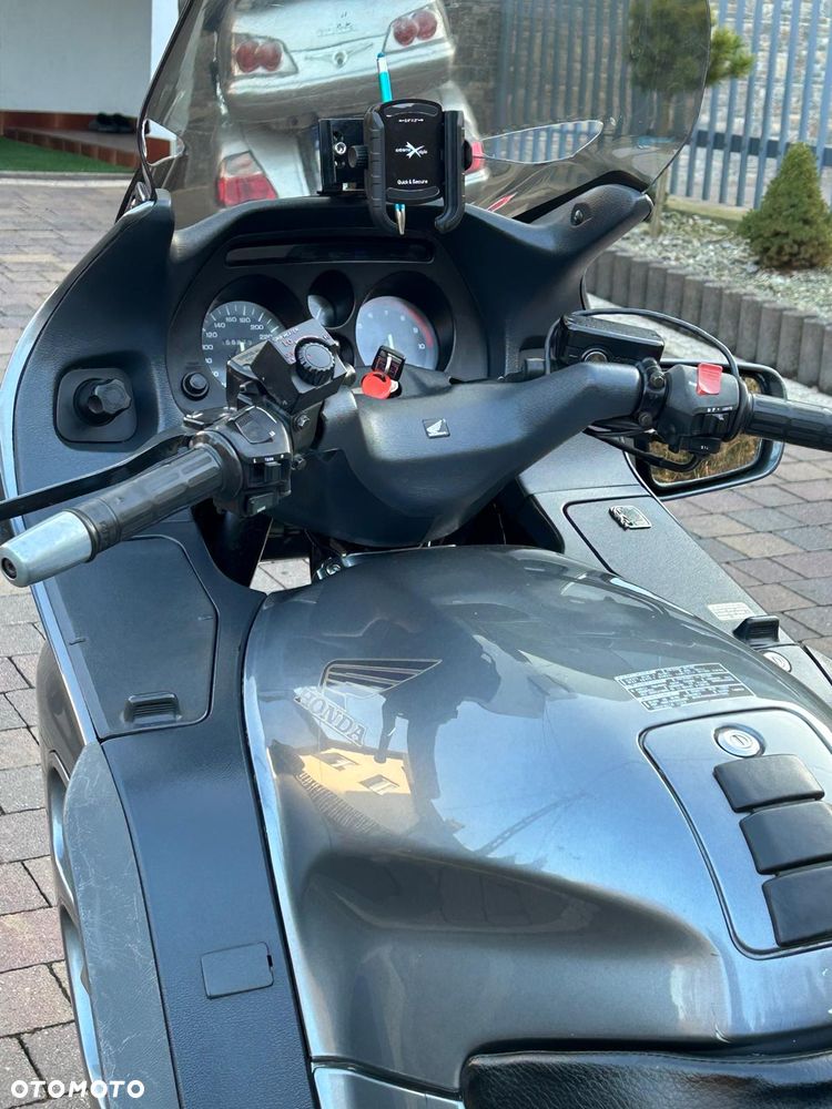 Honda ST - 8