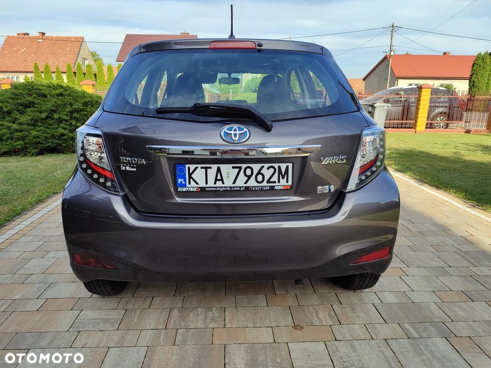 Toyota Yaris Hybrid 100 Life - 9