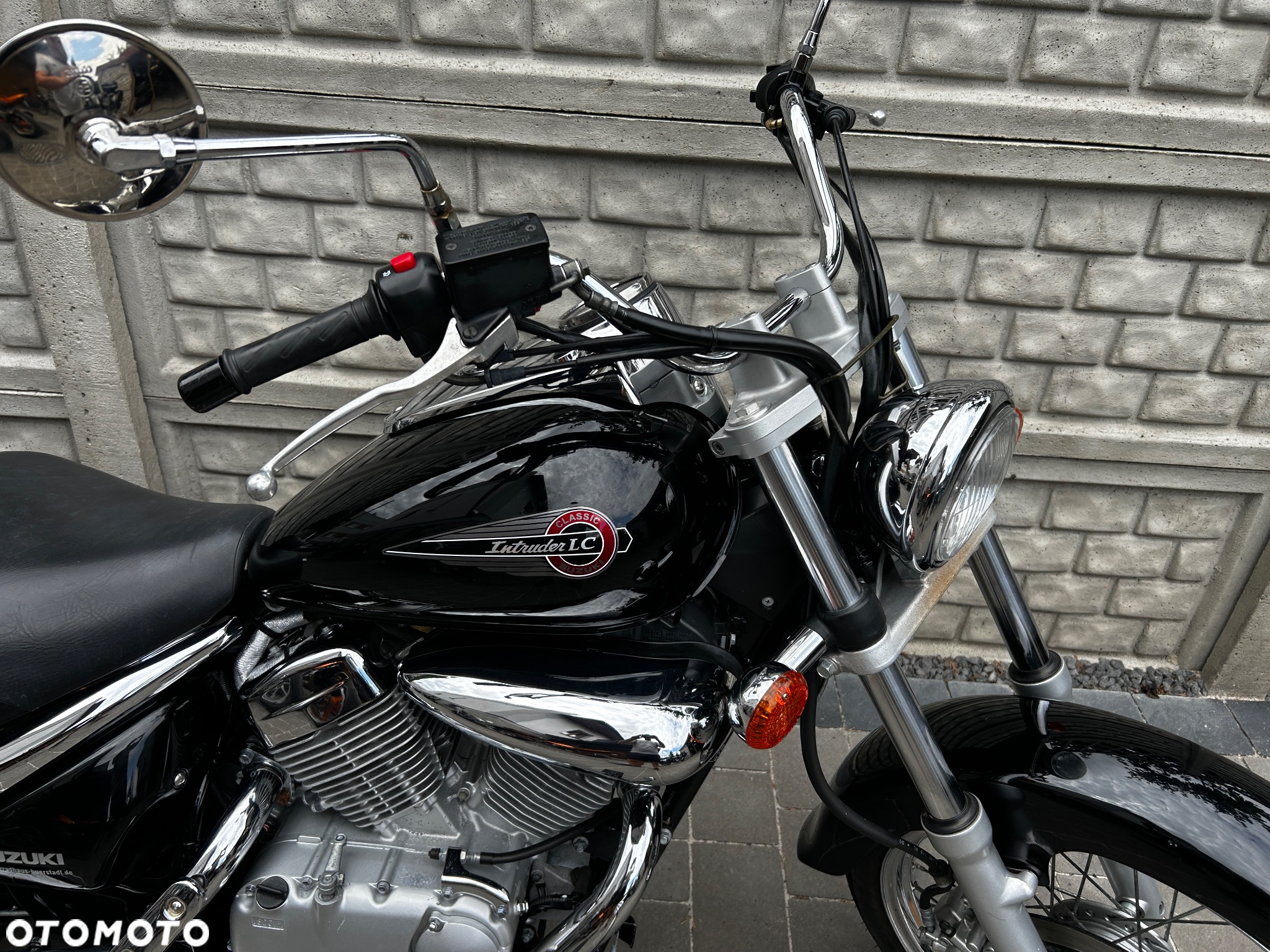 Suzuki Intruder - 9