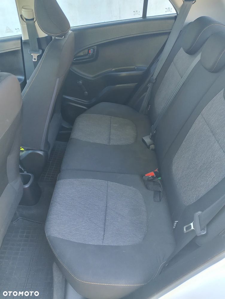 Kia Picanto 1.0 L - 10