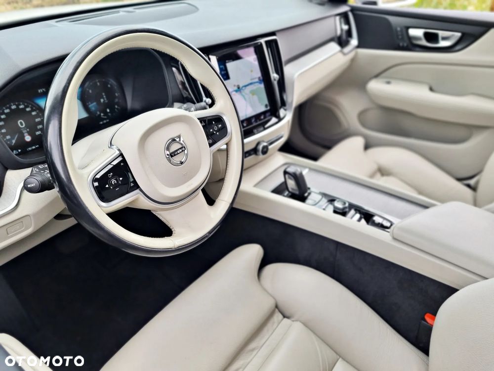 Volvo V60 Cross Country B4 D AWD Geartronic Pro - 29