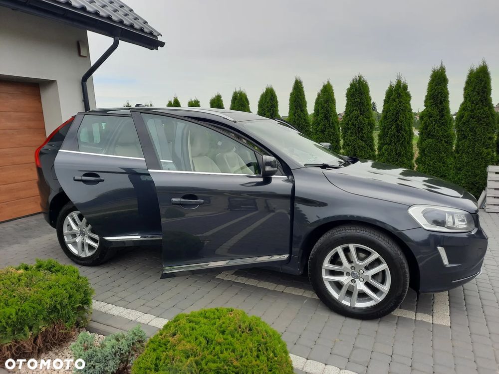 Volvo XC 60 D4 AWD Momentum - 25