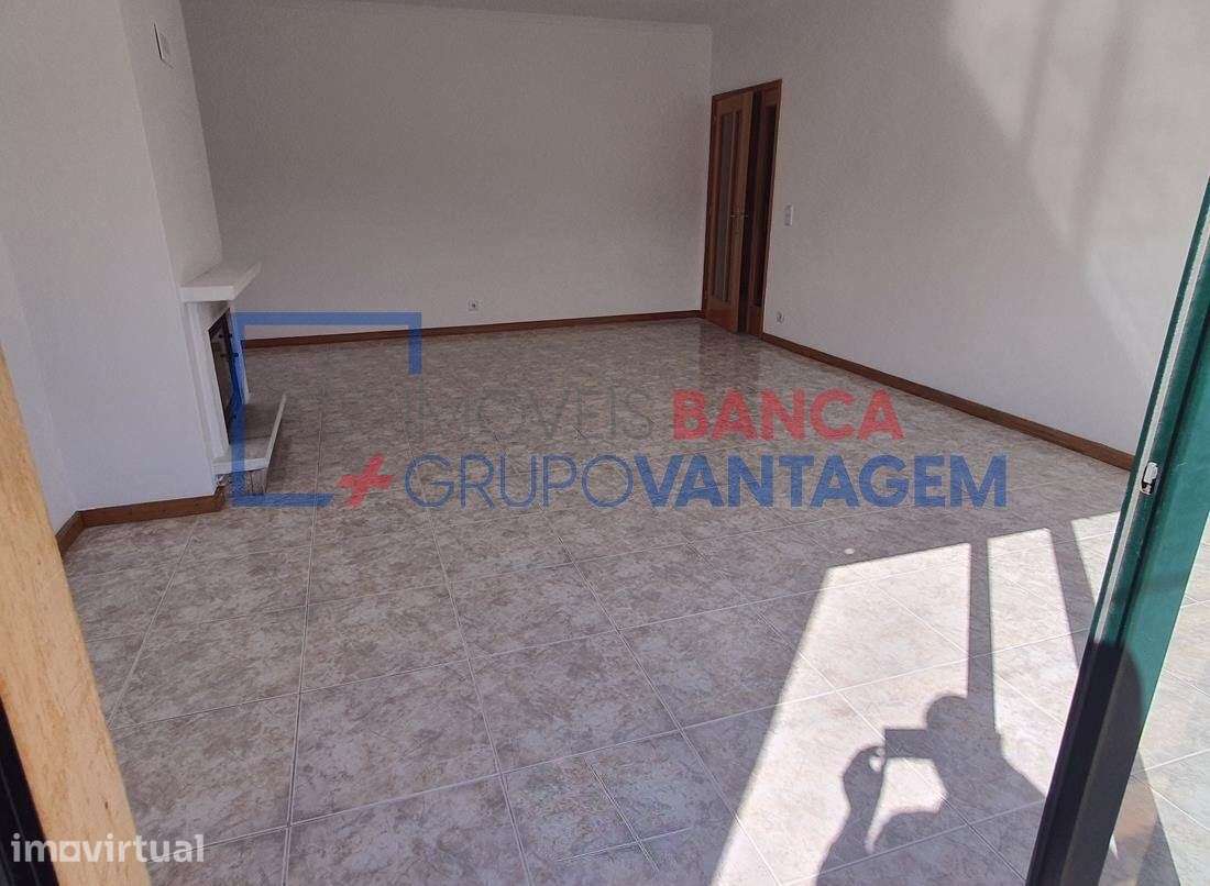 Apartamento T3 com garagem para venda em Pedroso, V.N. Gaia - Grande imagem: 3/18