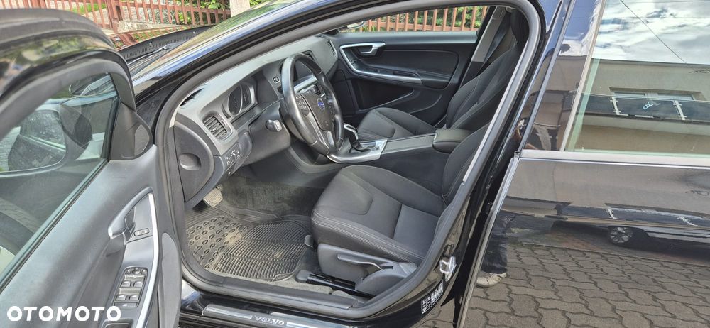 Volvo V60 D4 Drive-E Dynamic Edition (Momentum) - 19