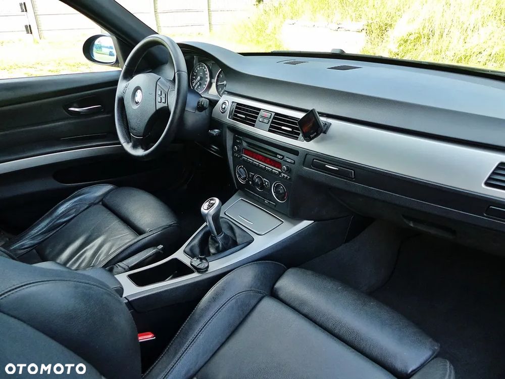 BMW Seria 3 320i Edition Exclusive - 23