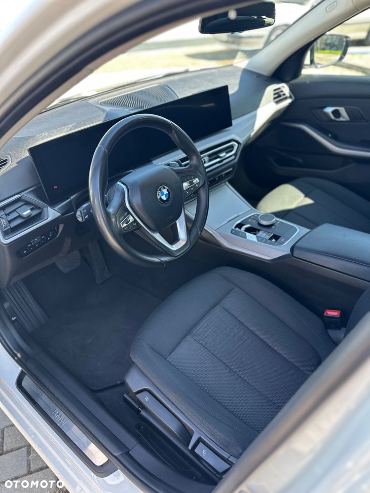 BMW Seria 3 318i - 12