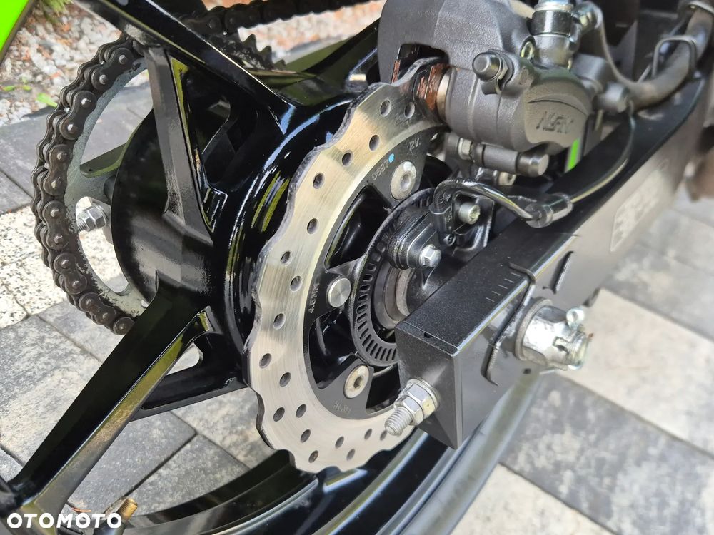 Kawasaki Ninja 400 - 13