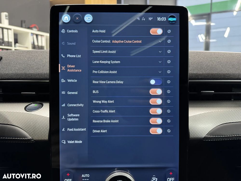 Ford Mustang Mach-E - 17