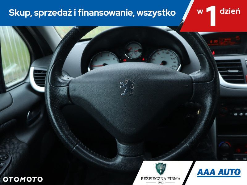 Peugeot 207 - 18