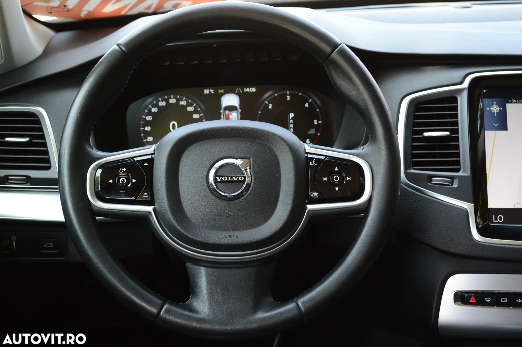 Volvo XC 90 B5 D AWD Geartronic Momentum Pro - 24