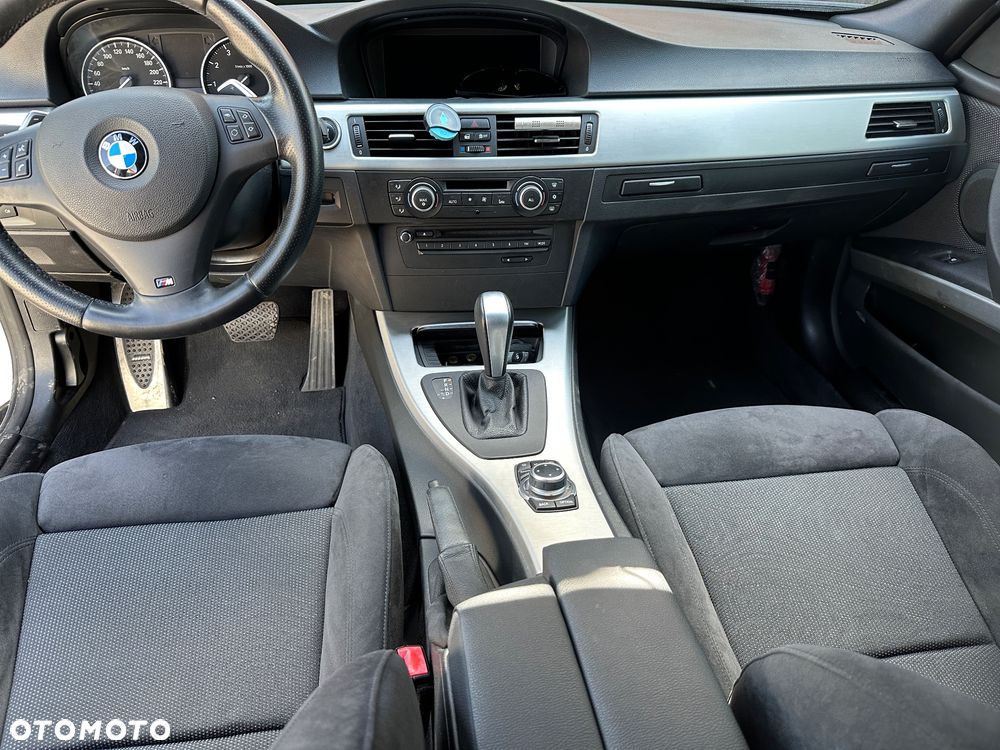 BMW Seria 3 325i Edition Sport - 15
