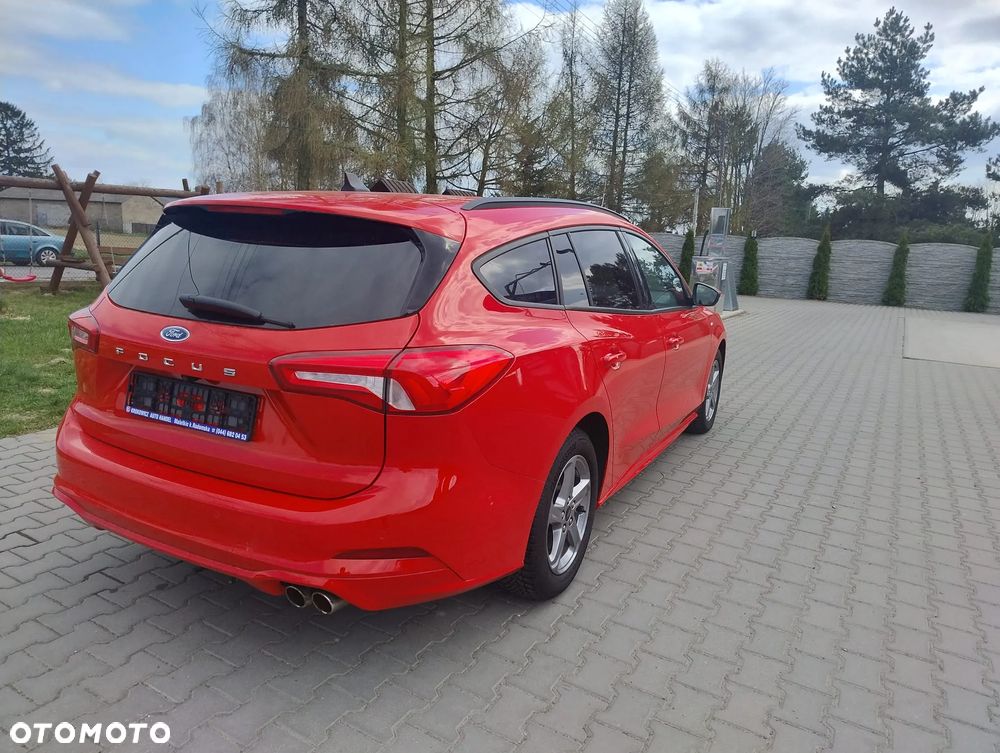 Ford Focus 1.5 EcoBoost ST-Line X - 4