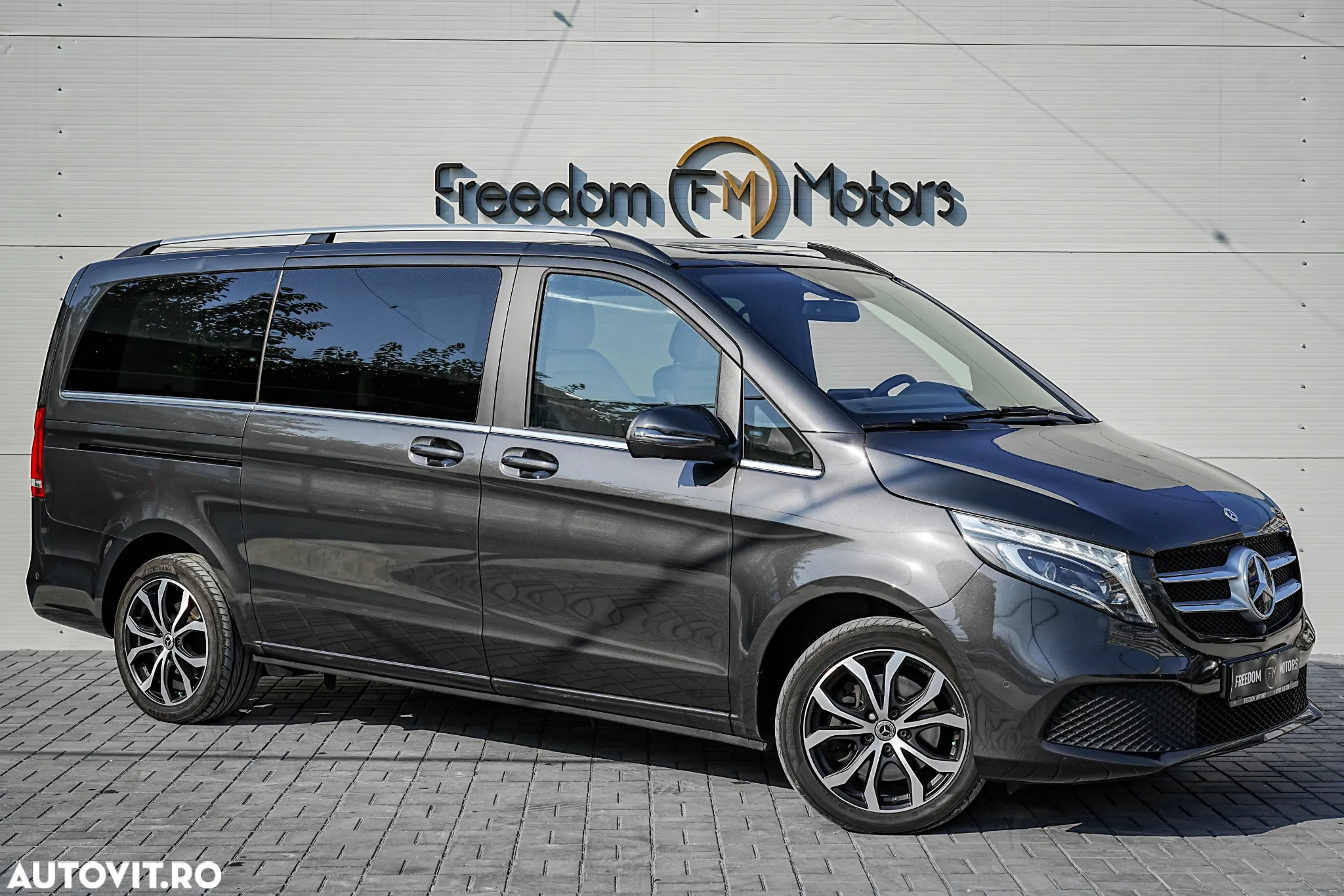 Mercedes-Benz V 250 d lang 4Matic 9G-TRONIC Avantgarde Edition 2023 - 6