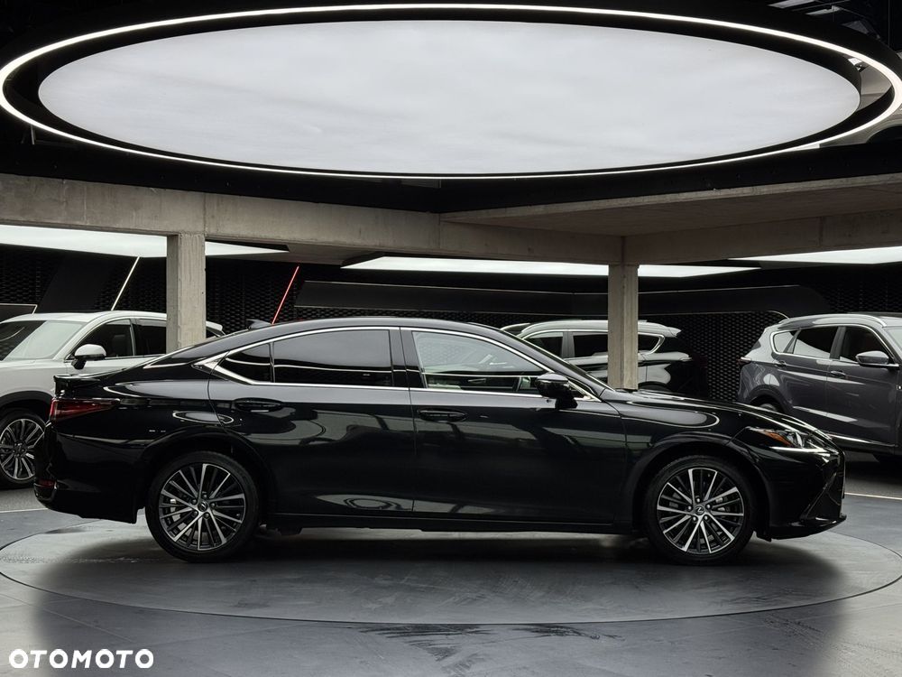 Lexus ES 300h Business Edition - 7