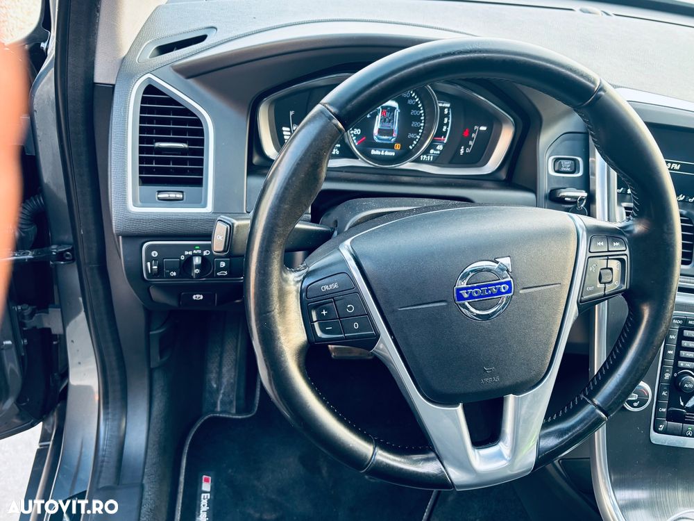 Volvo XC 60 D4 Geartronic Summum - 9