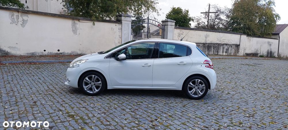 Peugeot 208 - 21