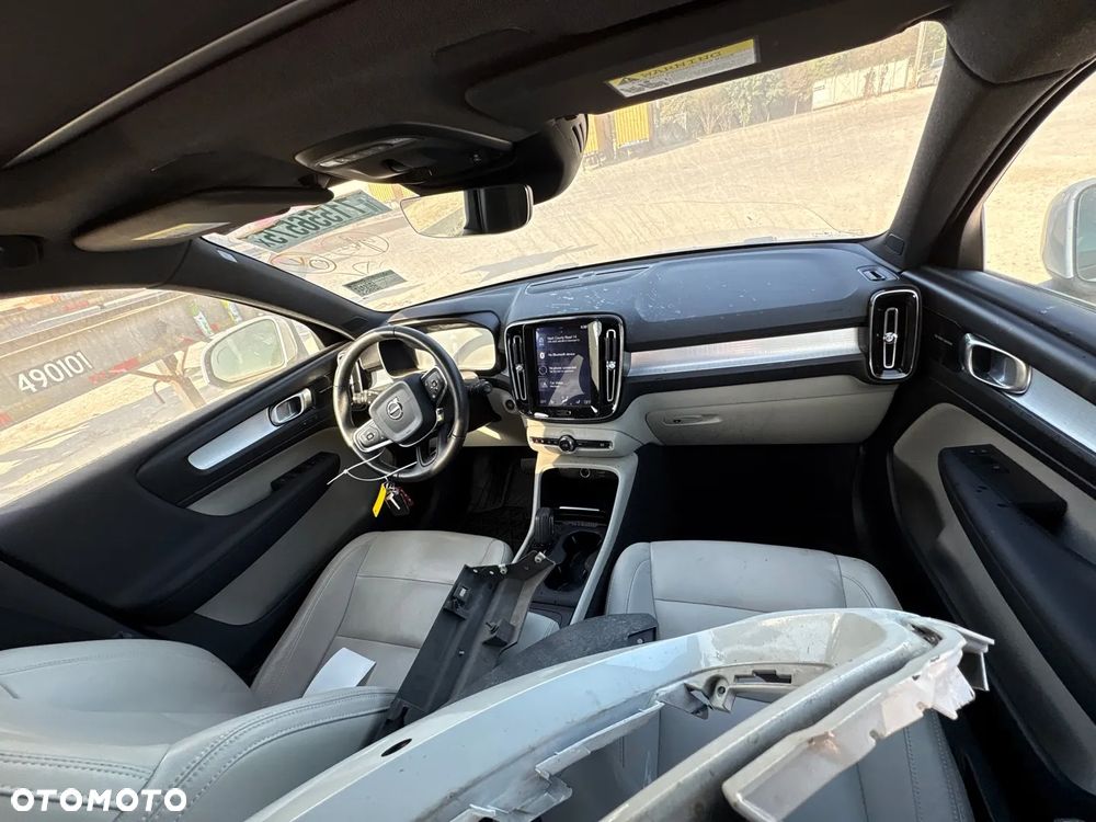 Volvo XC 40 T5 AWD Geartronic Momentum - 9