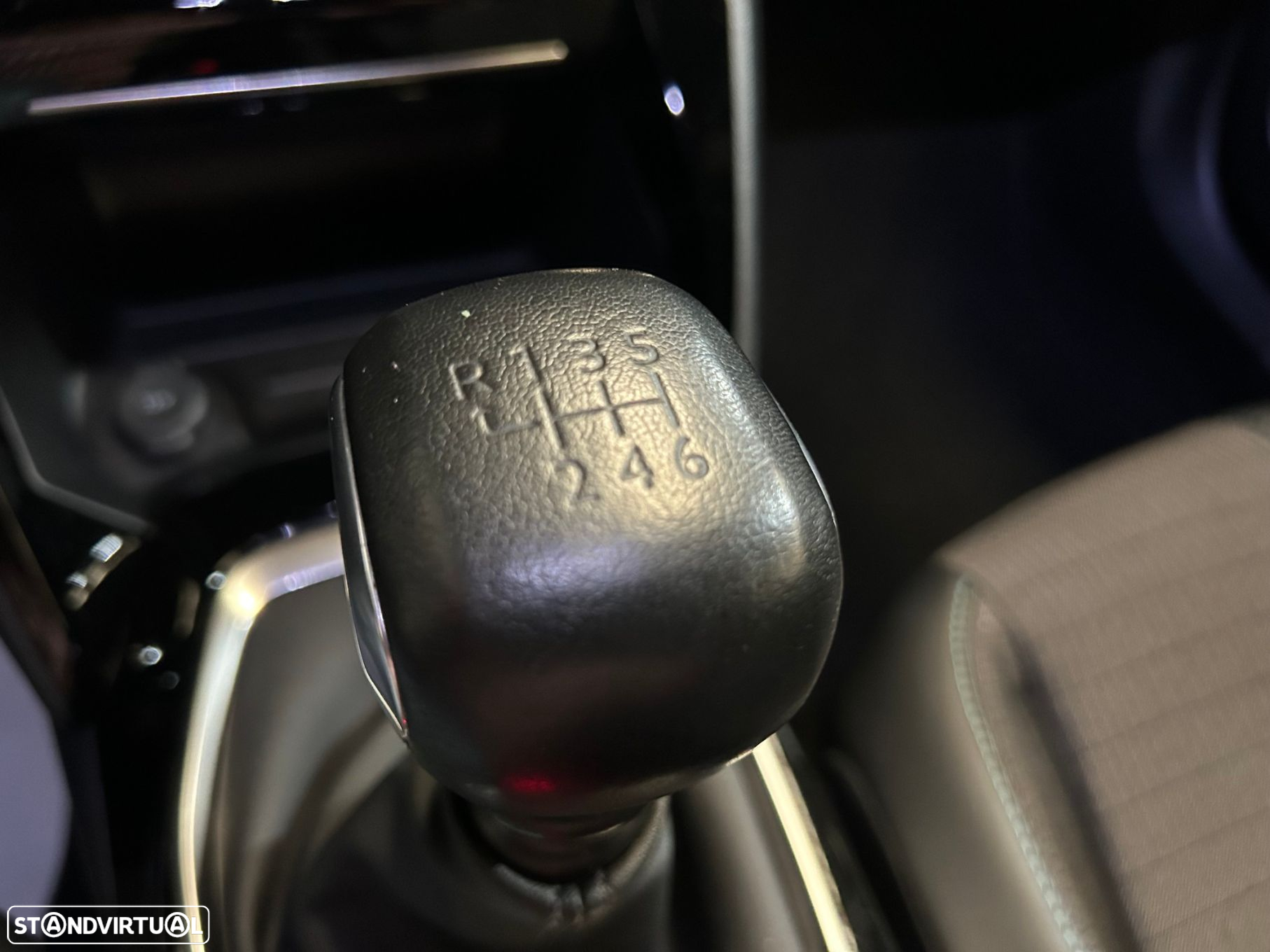 Peugeot 2008 1.2 PureTech Allure Pack - 33