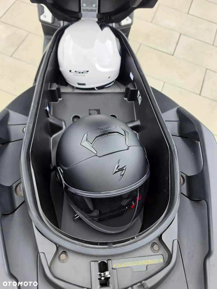 Yamaha X-max - 8