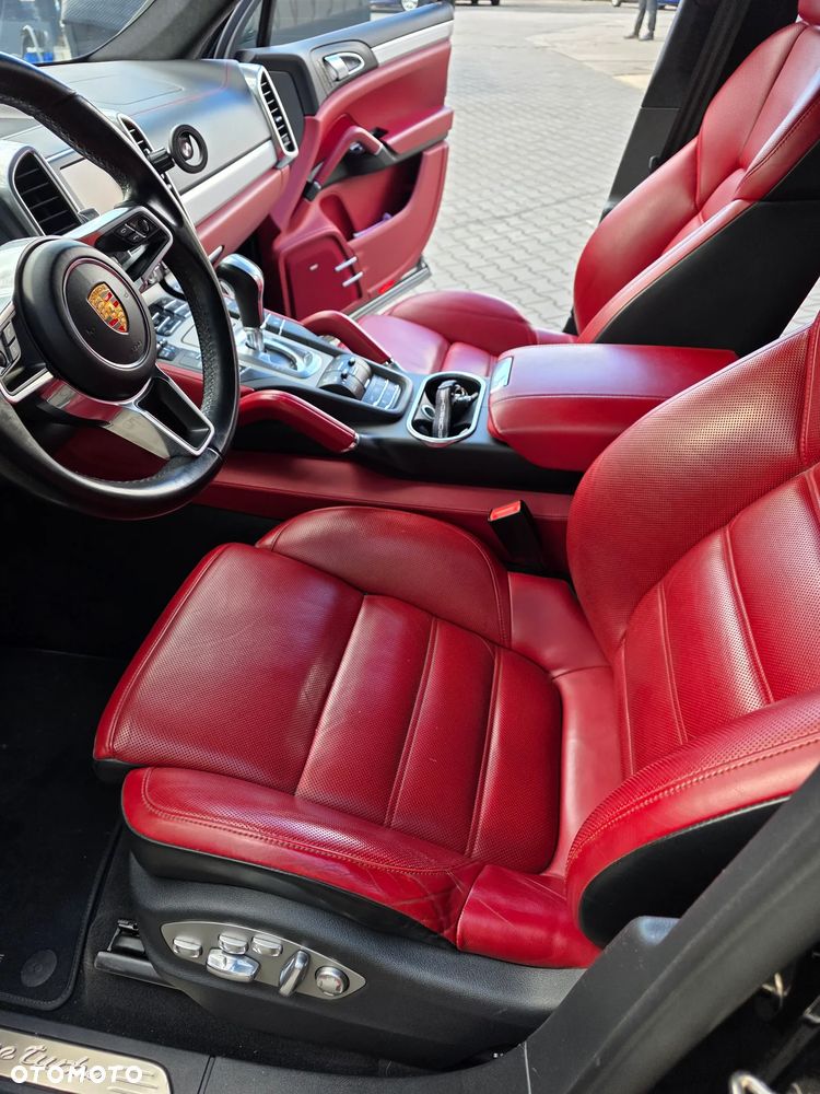 Porsche Cayenne - 14