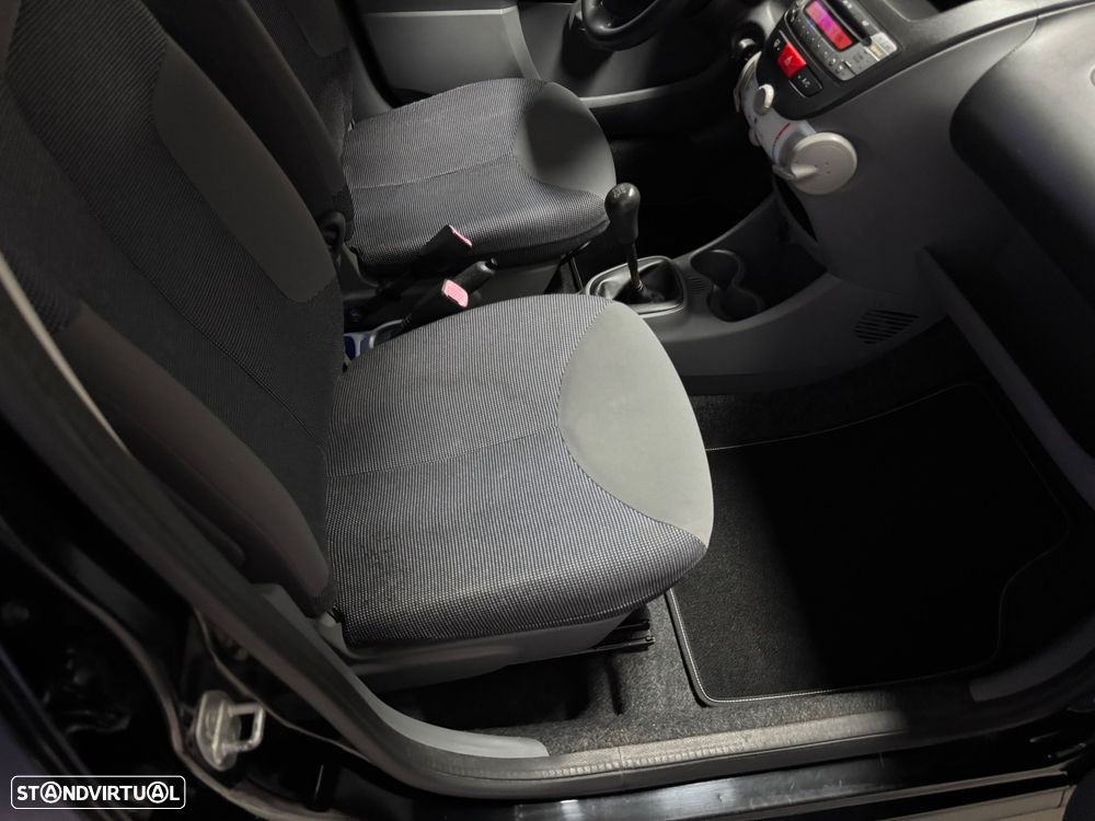 Peugeot 107 1.0 RC Line - 36