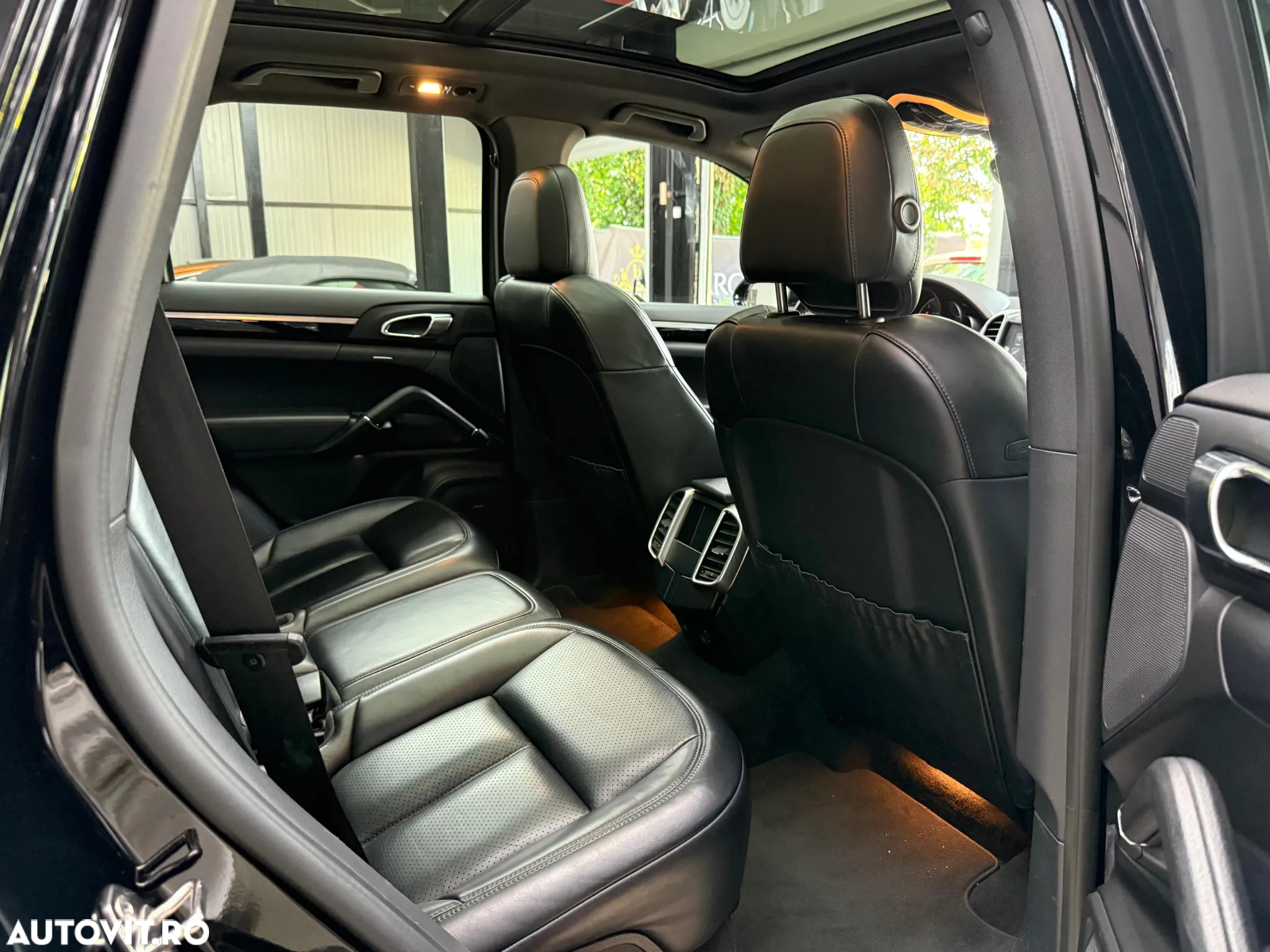 Porsche Cayenne 3.0 L - 32