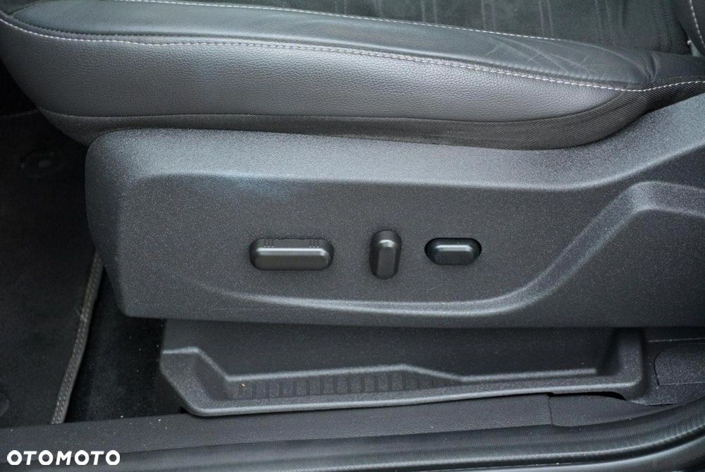 Ford Kuga 1.5 EcoBoost 2x4 ST-Line - 21