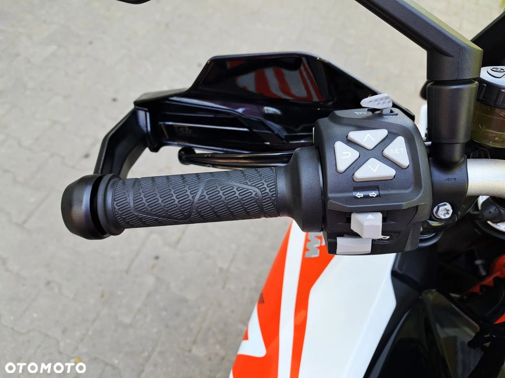 KTM Super Duke - 22