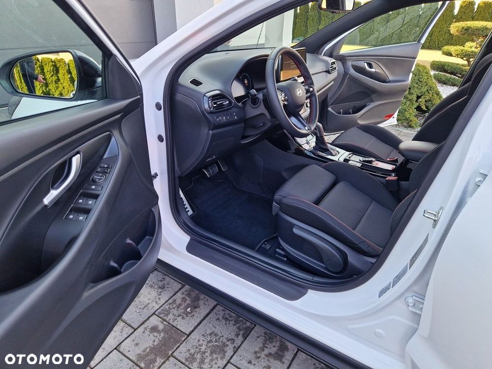 Hyundai i30 1.5 T-GDI 48V-Hybrid DCT Advantage - 12