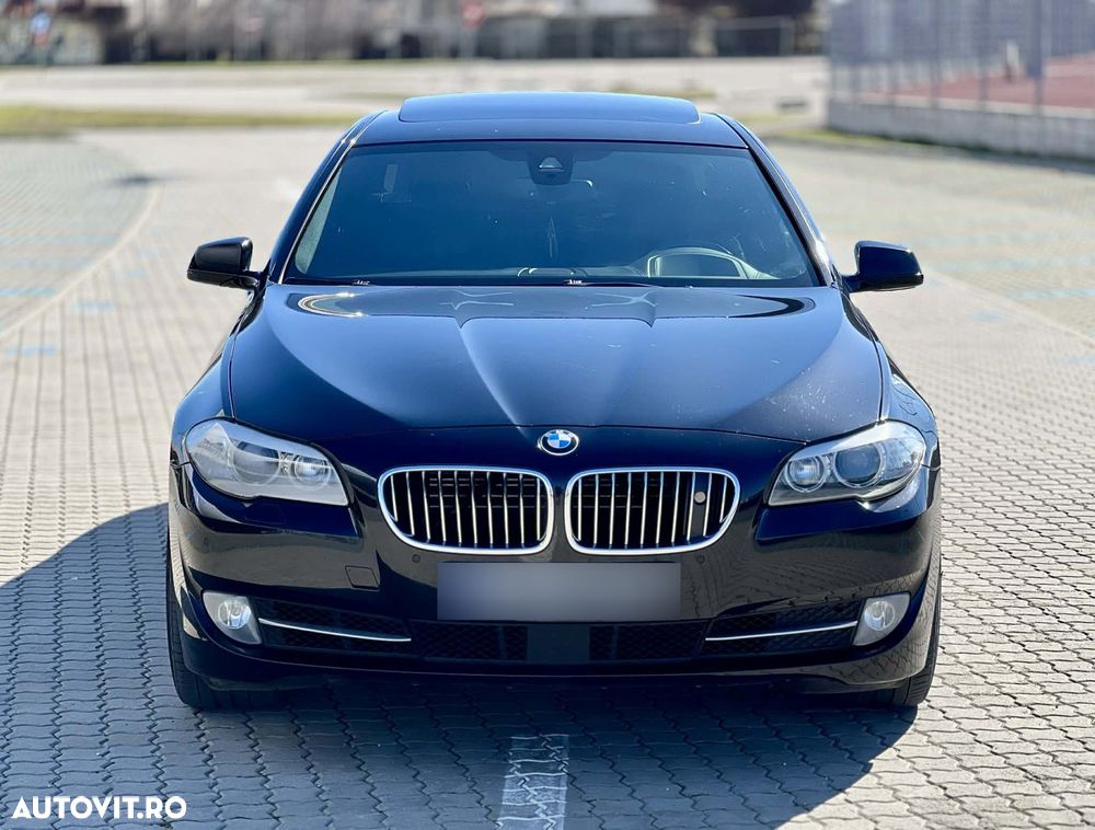 BMW Seria 5 550i xDrive AT - 1