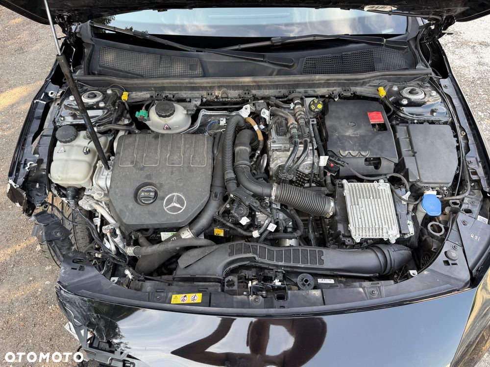 Mercedes-Benz CLA 250 e 8G-DCT AMG Line - 19