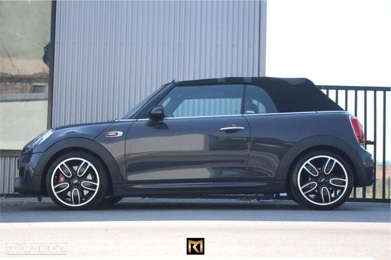 MINI Cabrio John Cooper Works - 12