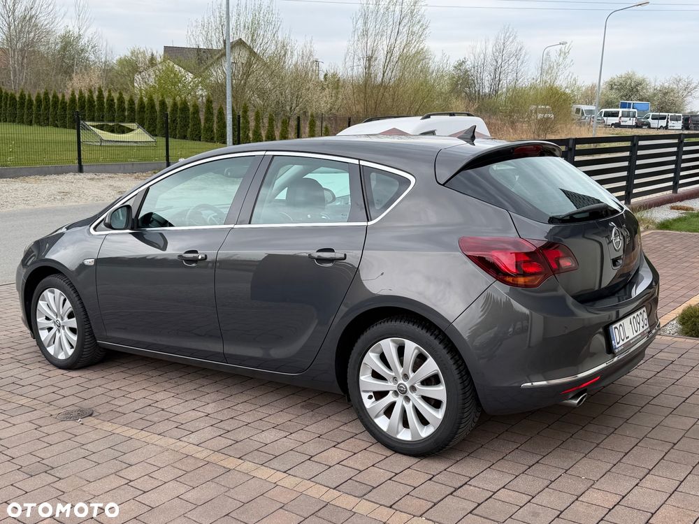 Opel Astra 1.4 Turbo Exklusiv - 10