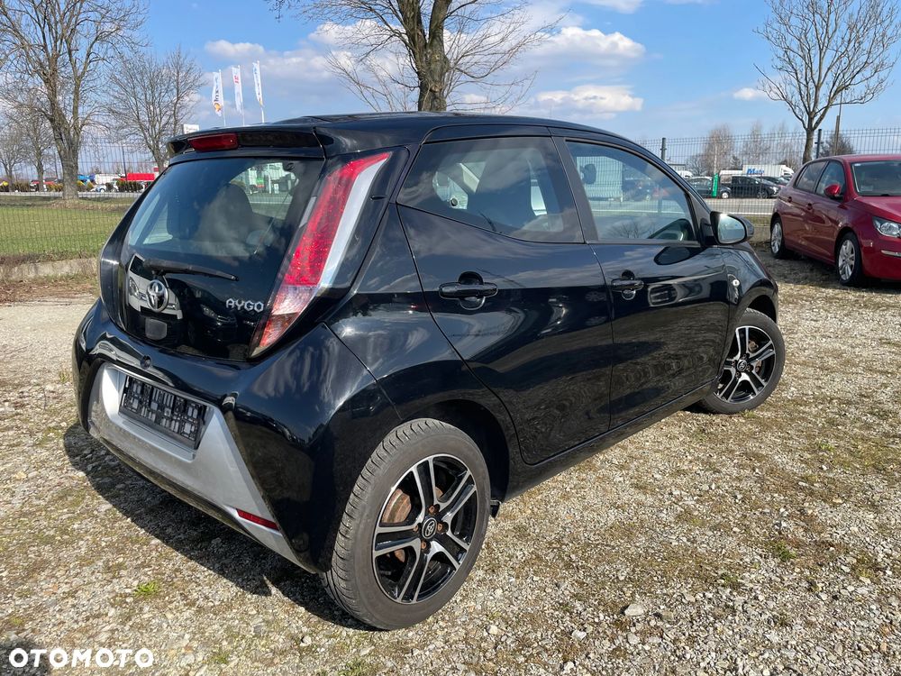 Toyota Aygo x-play - 6