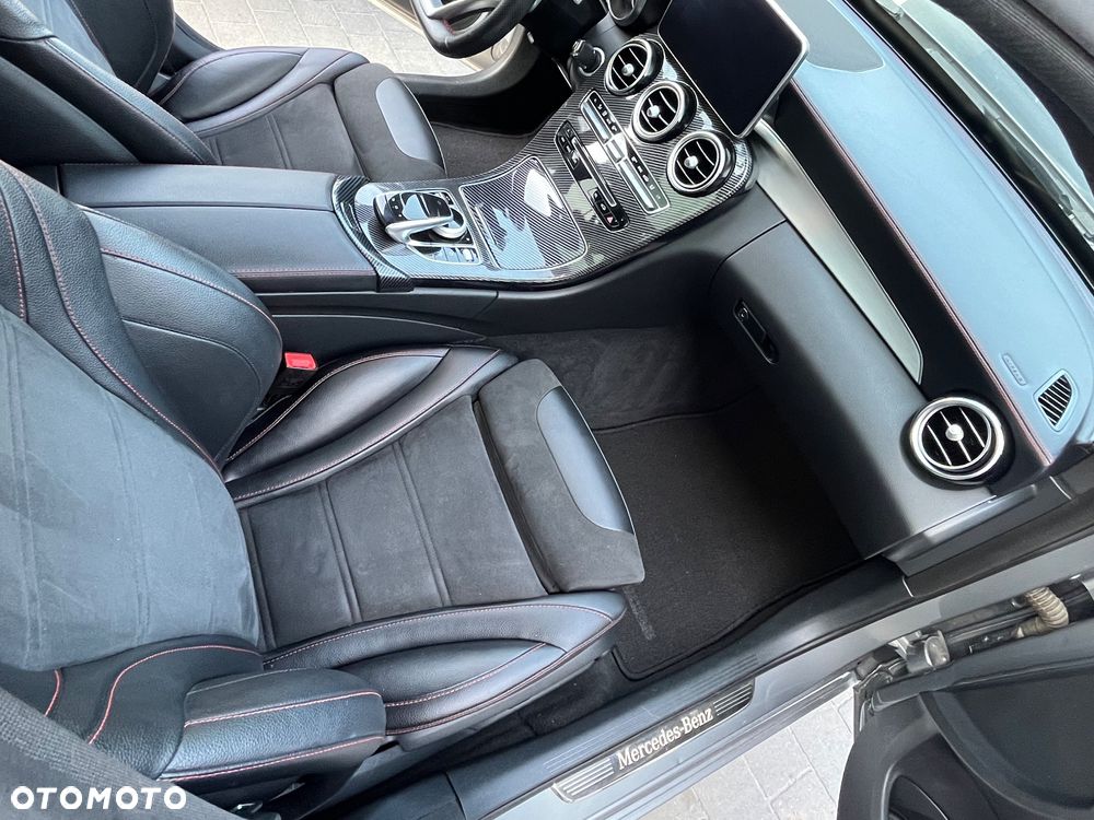 Mercedes-Benz Klasa C AMG 43 4-Matic - 23