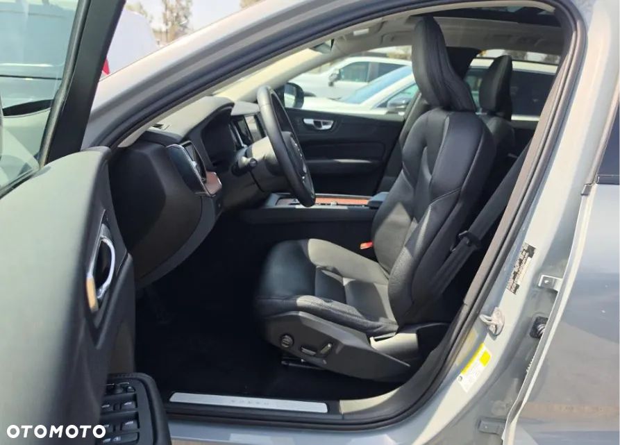 Volvo XC 60 B5 B AWD Plus Dark - 7