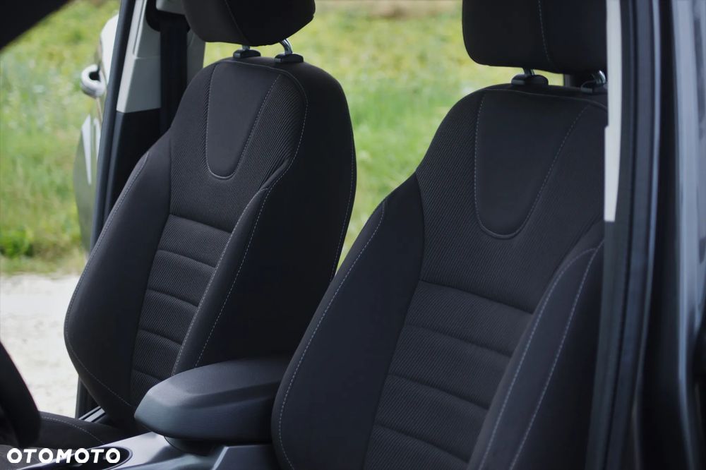 Ford Kuga - 4