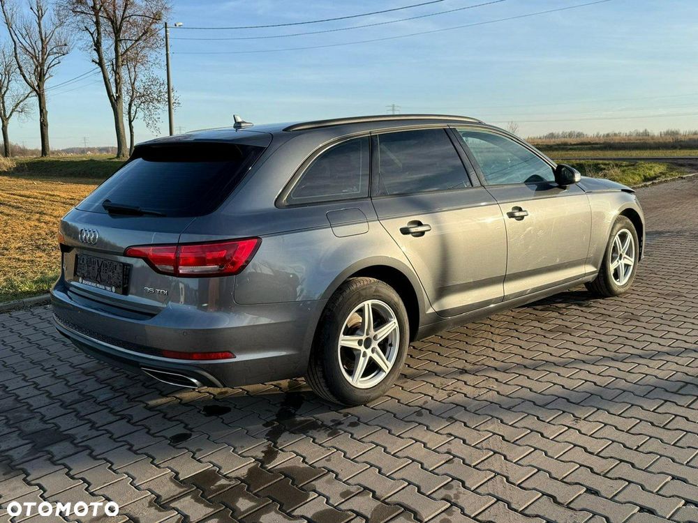 Audi A4 Avant 35 TDI S tronic design - 4